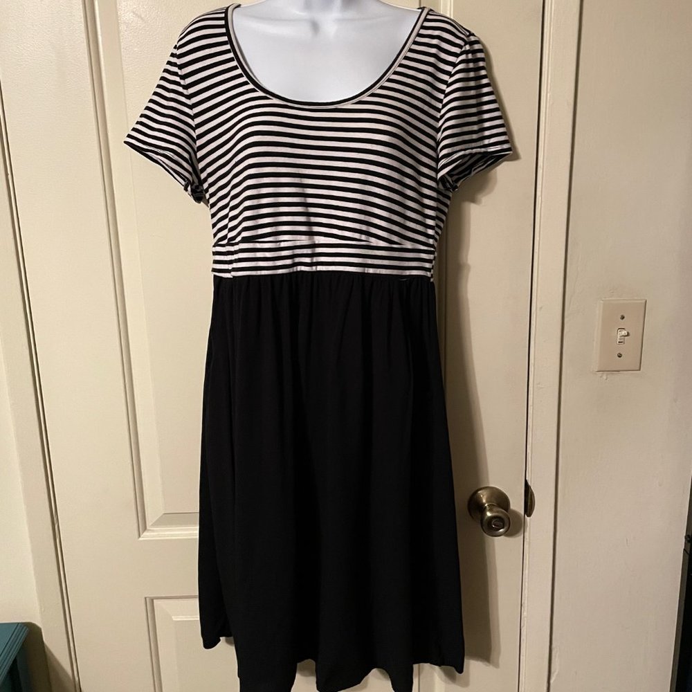 EUC Torrid Black & White Striped Bodice Scoop Neck Skater Dress Size 12